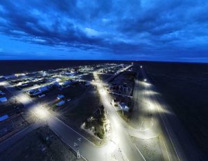 Continúan con la colocación de luminarias en distintas localidades