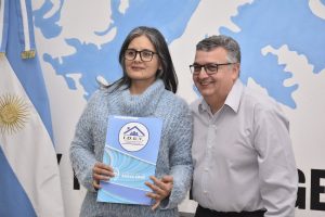 Con entrega de lotes, De La Torre cerró su exitosa etapa al frente del IDUV