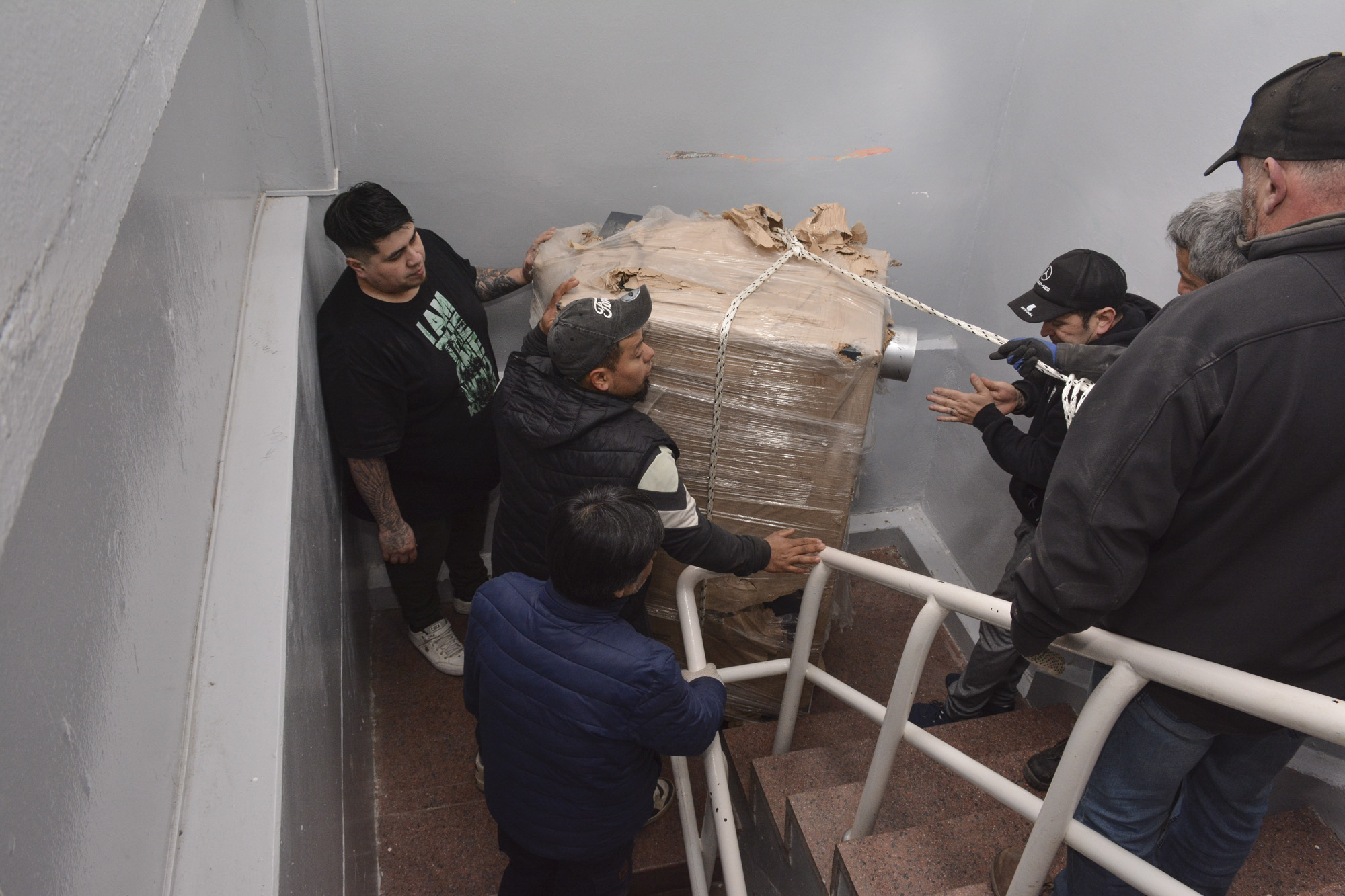 Educación entregó nuevos equipos de calefacción para el gimnasio de la EPP N° 71