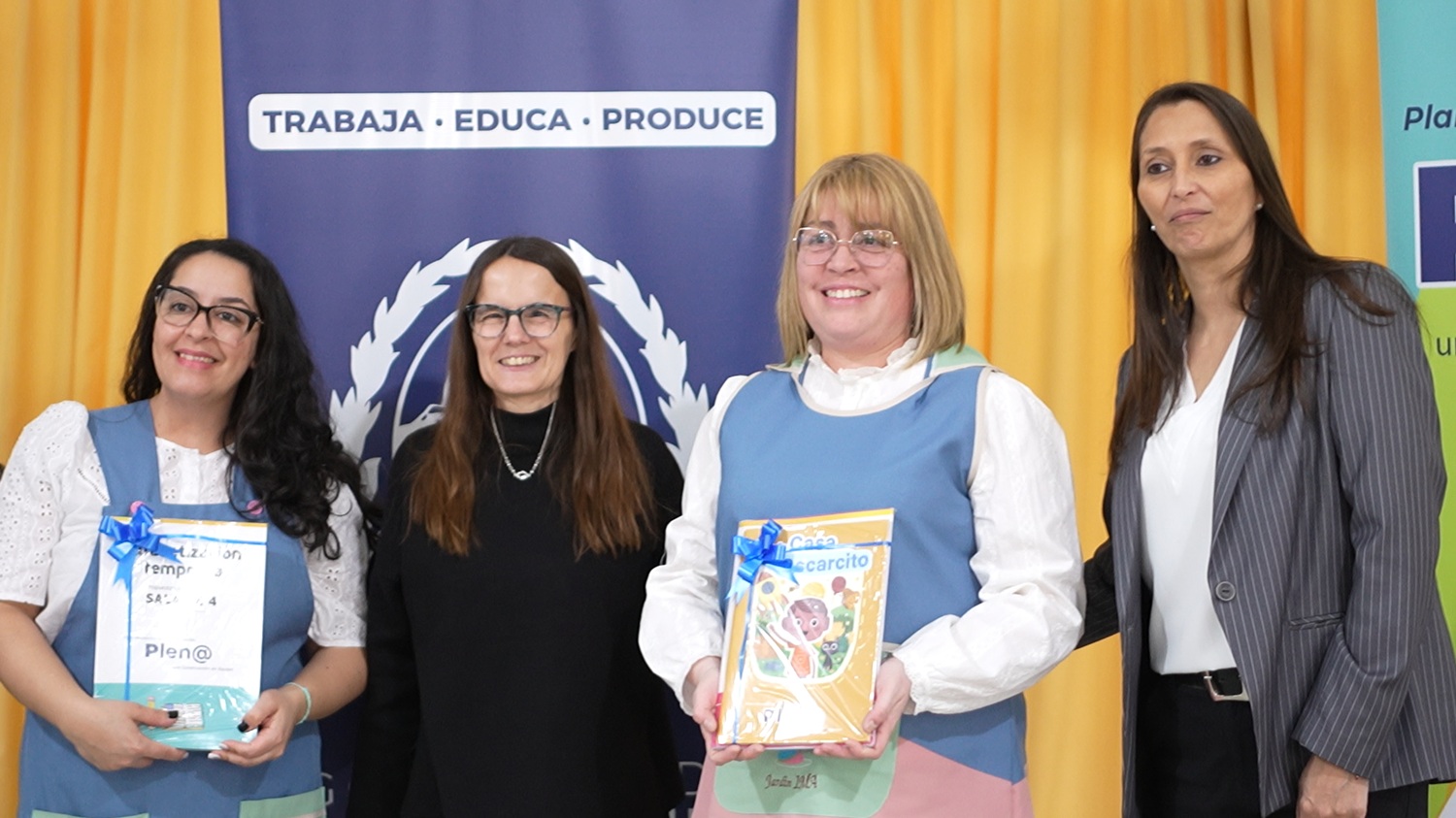 Presentaron y entregaron libros para fortalecer la alfabetización inicial en Puerto Santa Cruz