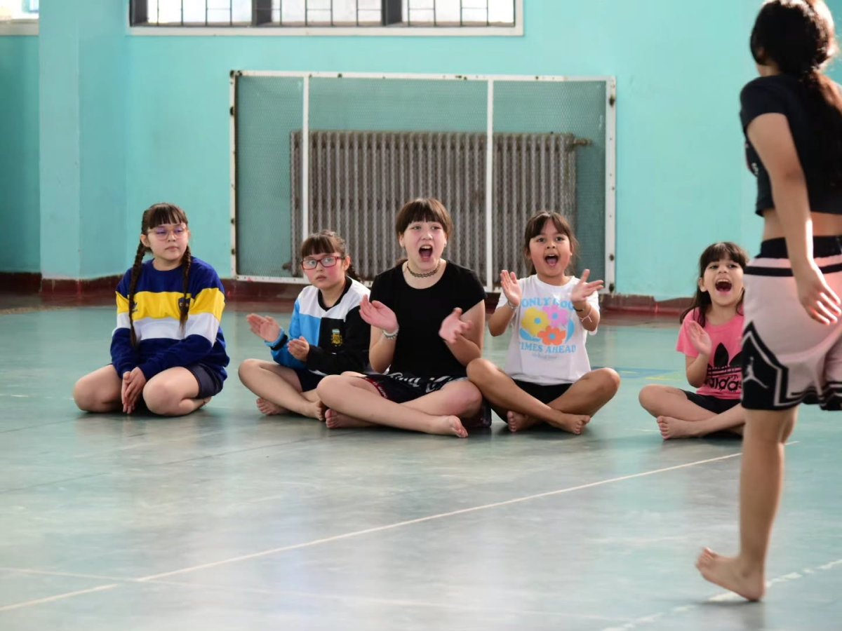“Juegos en Comunidad” abre las escuelas y lleva el deporte a distintos puntos de Santa Cruz