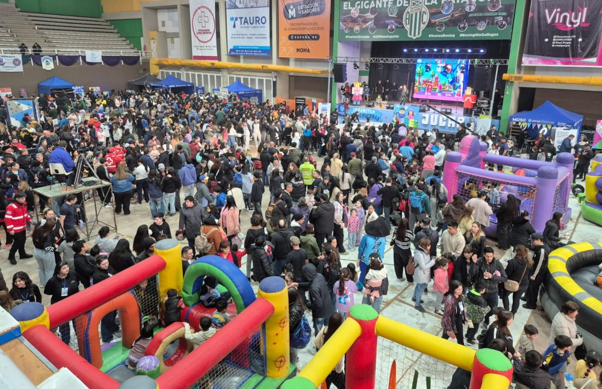 Cientos de familias disfrutan este domingo de Aike Jugar en el Boxing Club de Río Gallegos