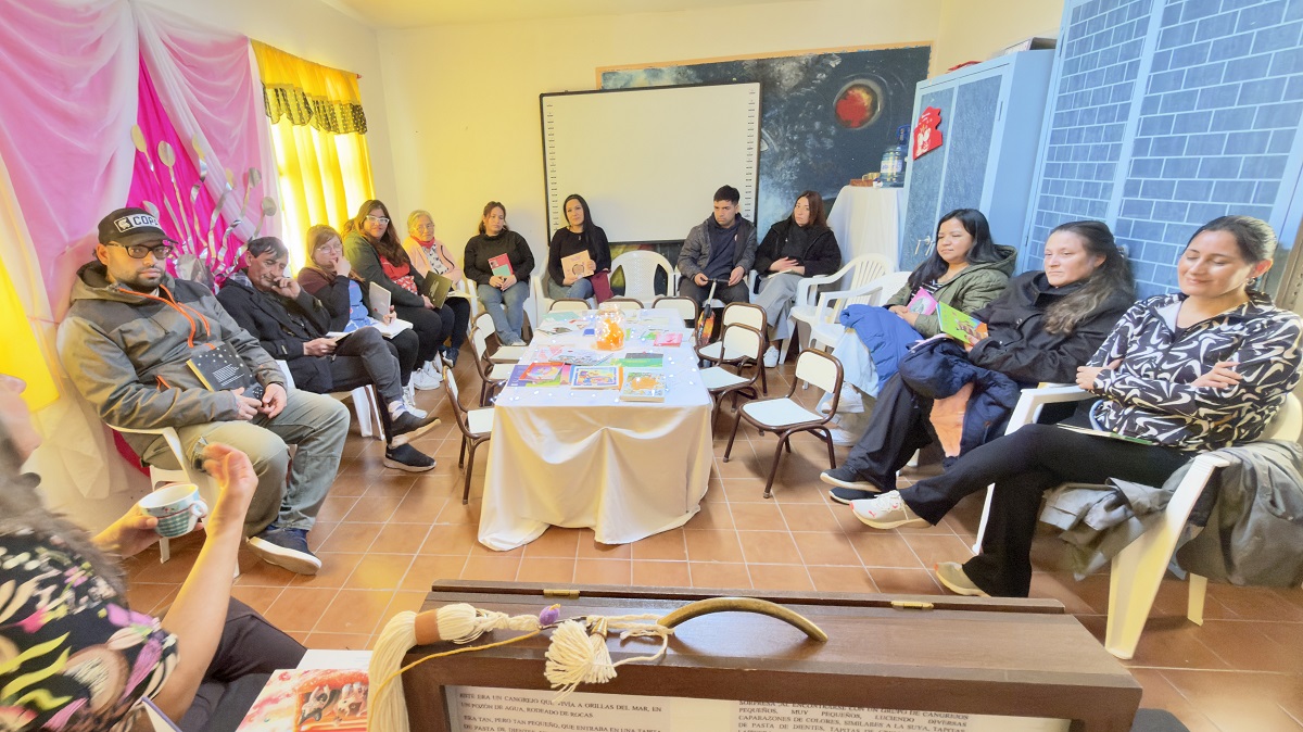 Educación Inicial realizó el taller “Familias que leen, infancias que sueñan” en Caleta Olivia