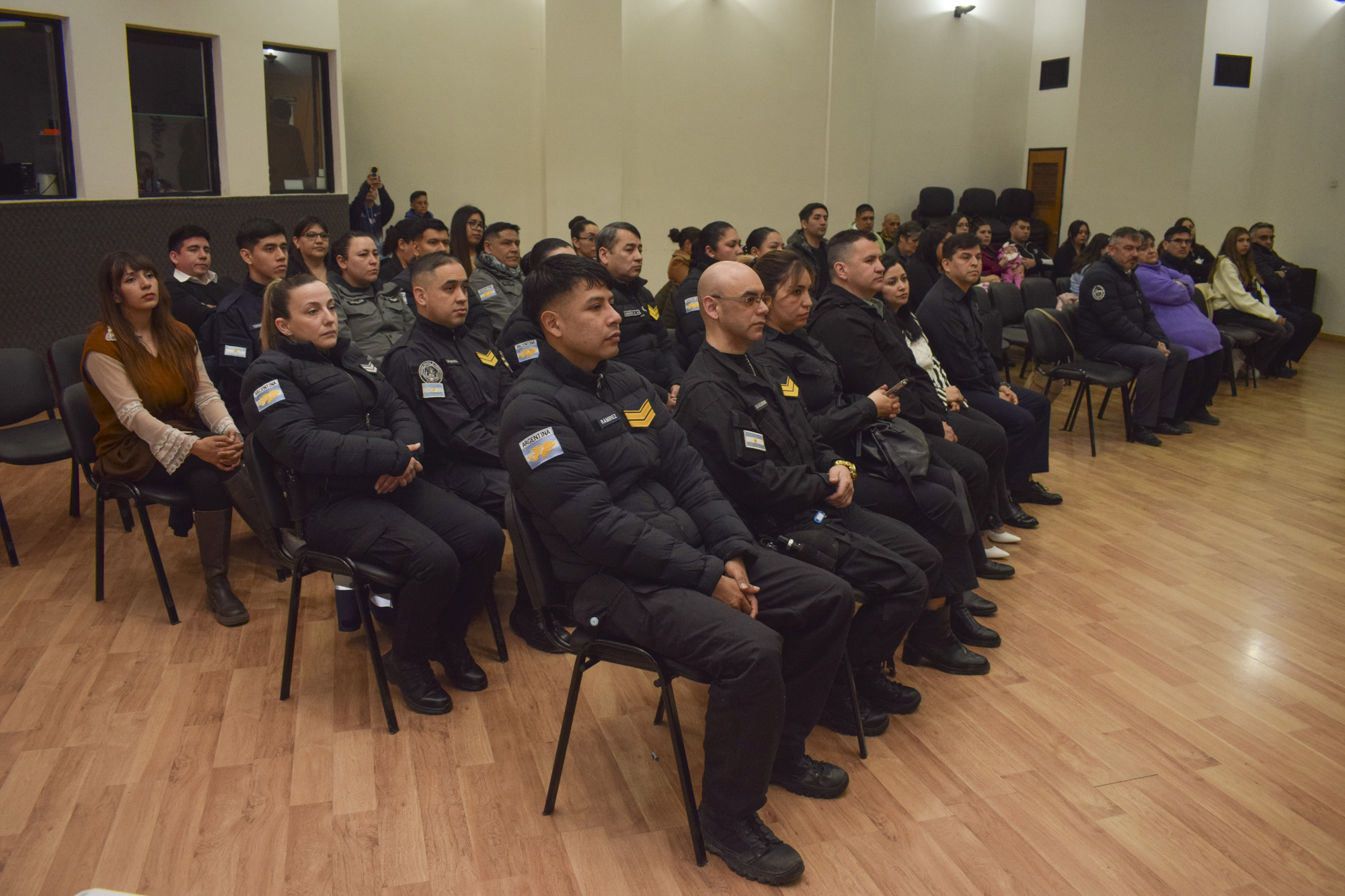 35 efectivos de las fuerzas de seguridad provincial se capacitaron en Inglés Americano