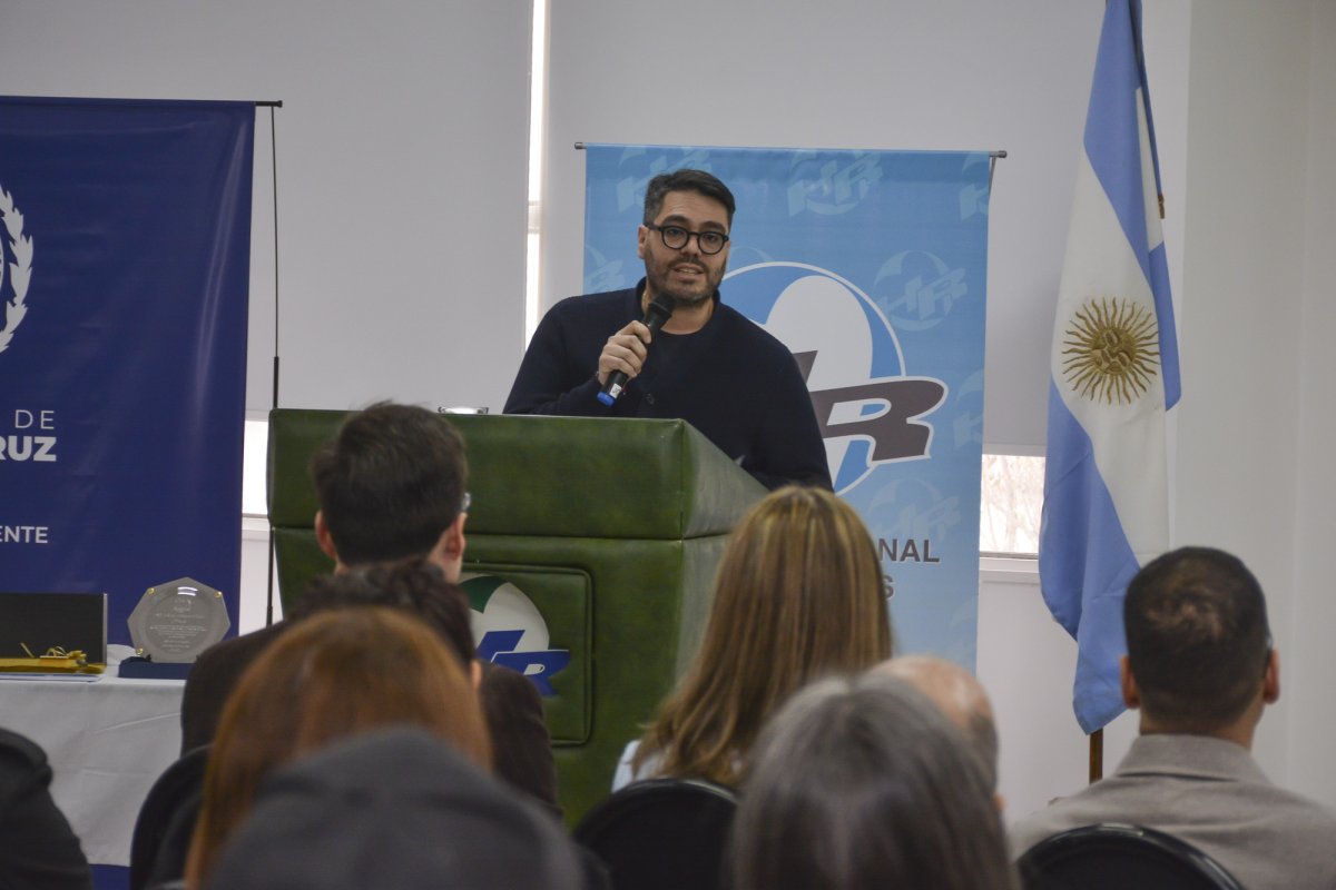 Egresaron cinco profesionales que se especializaron en Neonatología, Salud Mental Comunitaria y Clínica Médica