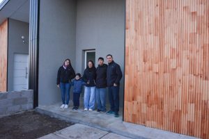 Después de más de 20 años de espera, familias de Río Gallegos cumplen el sueño de la casa propia