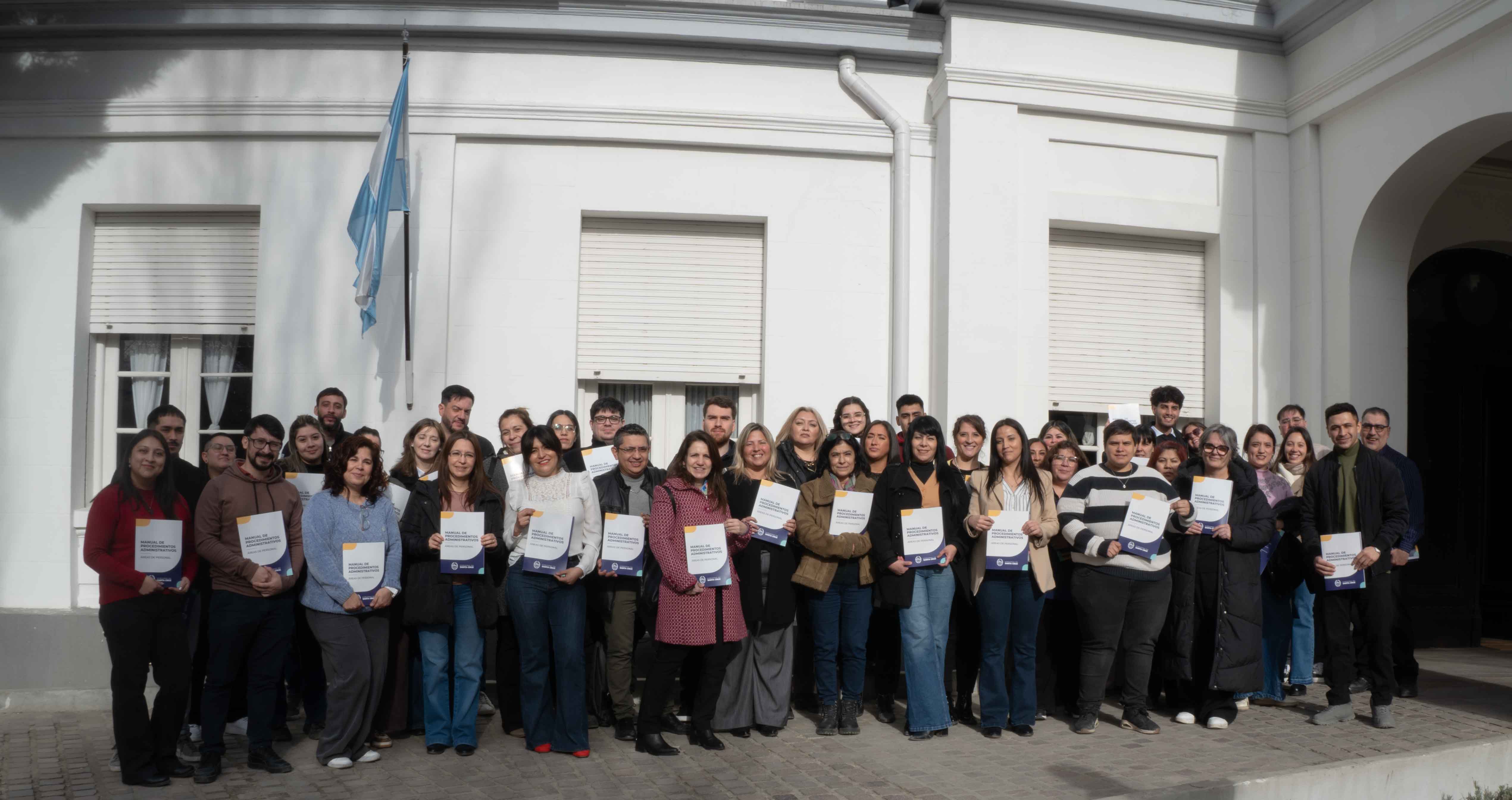 Santa Cruz presentó un nuevo manual para ordenar y unificar los procedimientos de la Administración Pública