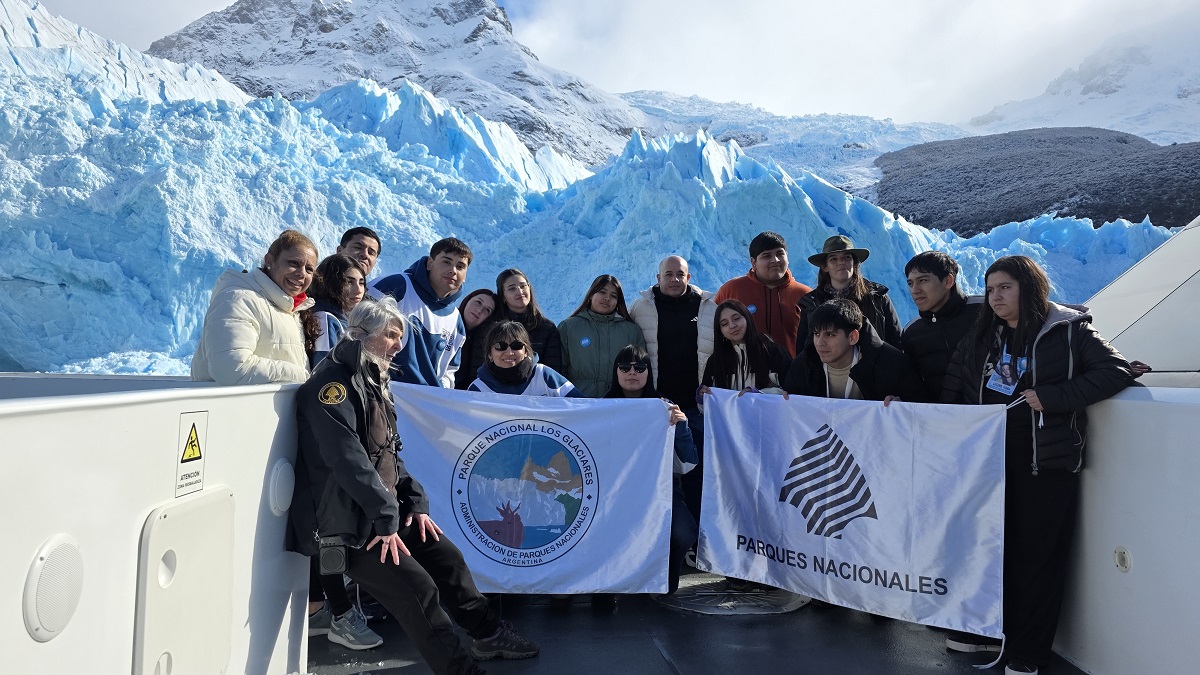 Estudiantes del CPES N° 30 de Tres Lagos realizaron la navegación educativa «Todo Glaciares»