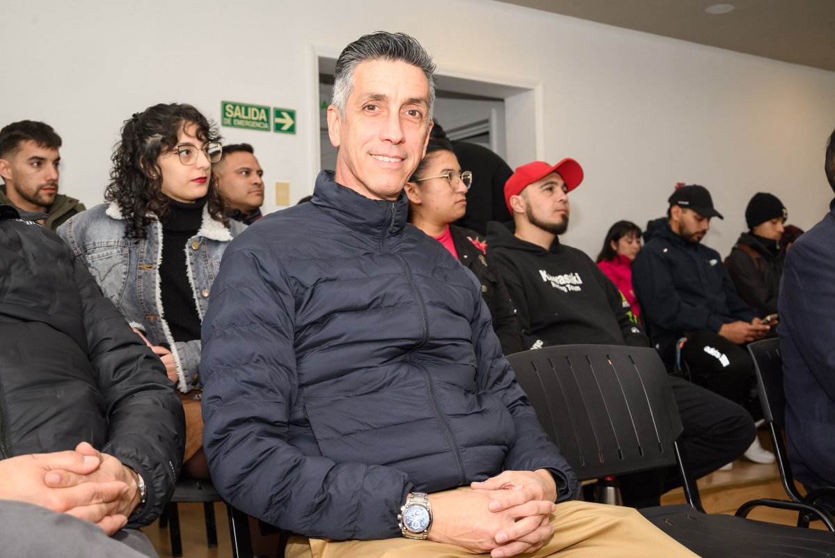 Río Gallegos: certifican a vecinos en capacitación de maquinaria pesada
