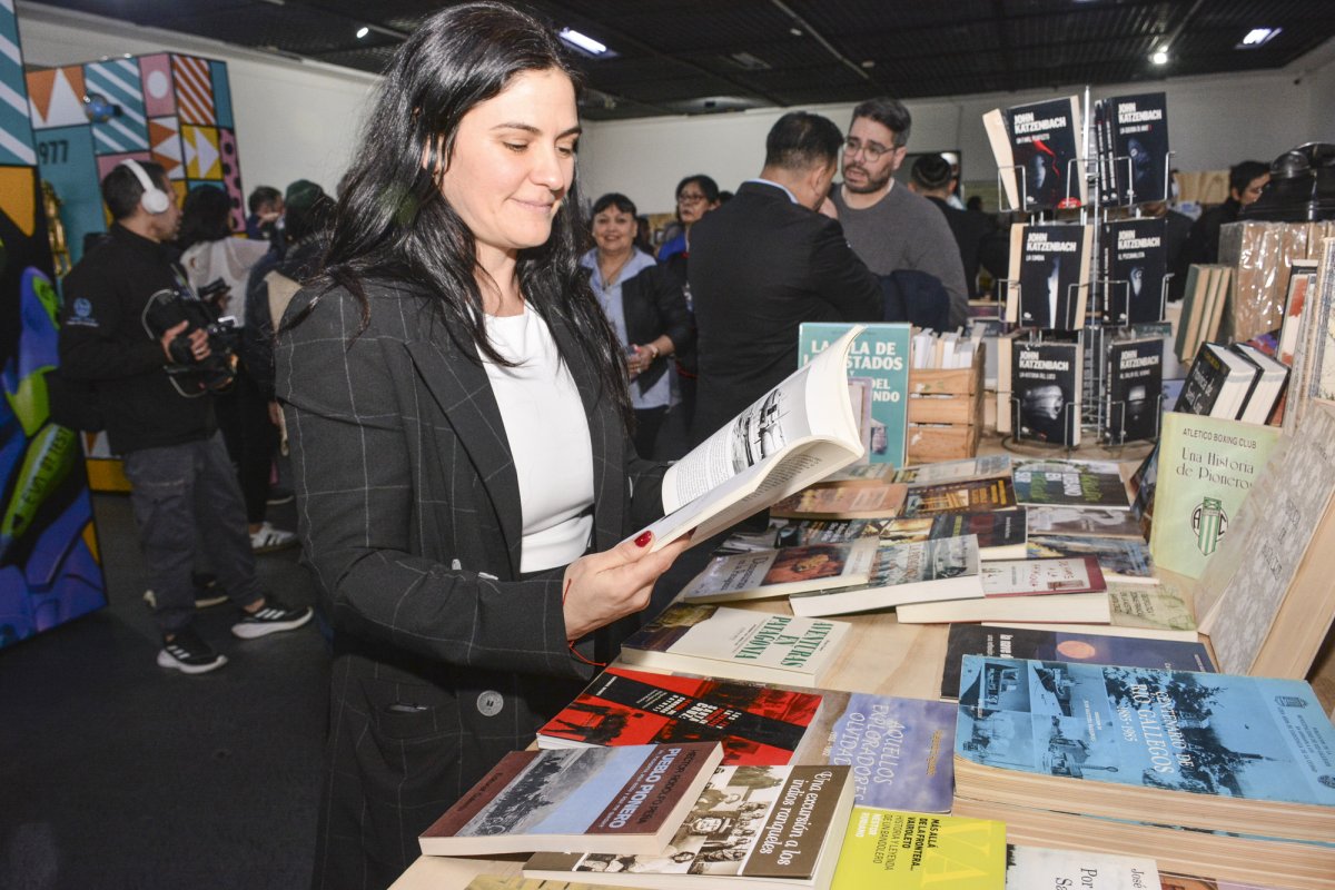 Elmiger: “La escritura y la producción literaria también son producción, identidad y educación”