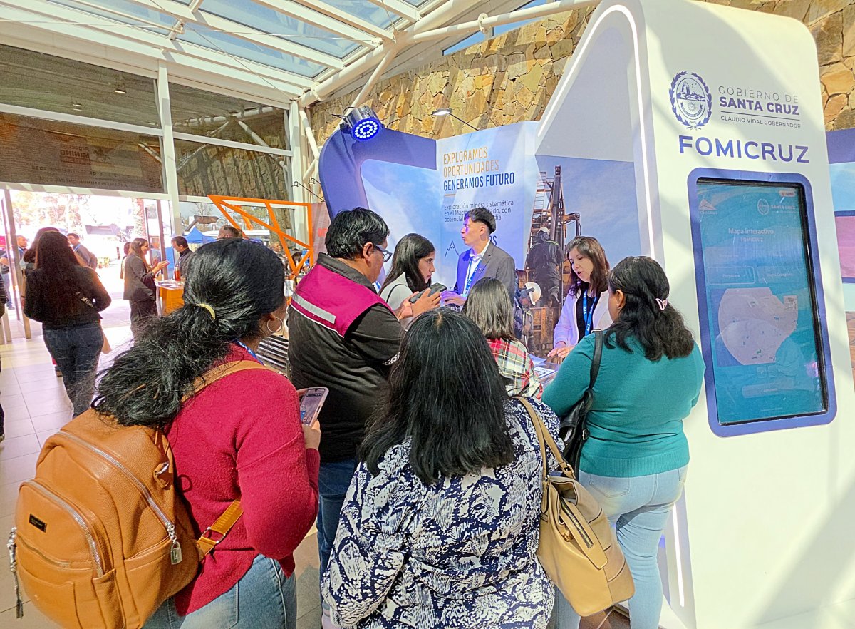 El stand de Fomicruz generó interés y expectativas en el Argentina Mining 2026