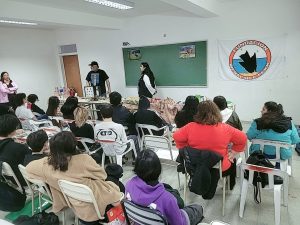Estudiantes del Polivalente de Arte impulsan el proyecto “Tertulia: Entre el Silencio y el Viento”