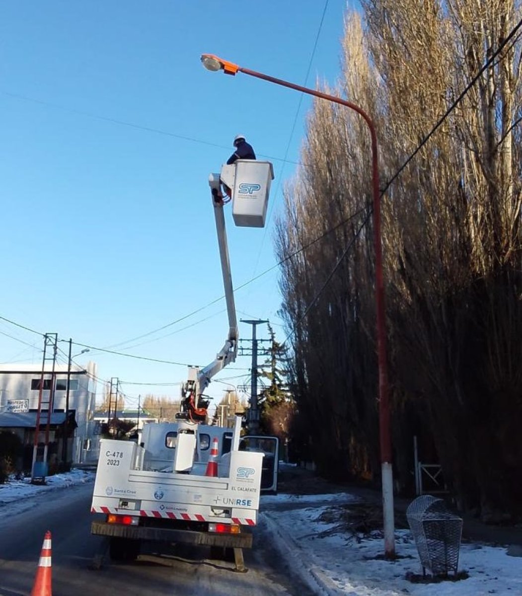El Calafate se moderniza: el Gobierno de Claudio Vidal instaló más de 300 luminarias LED para potenciar la seguridad urbana