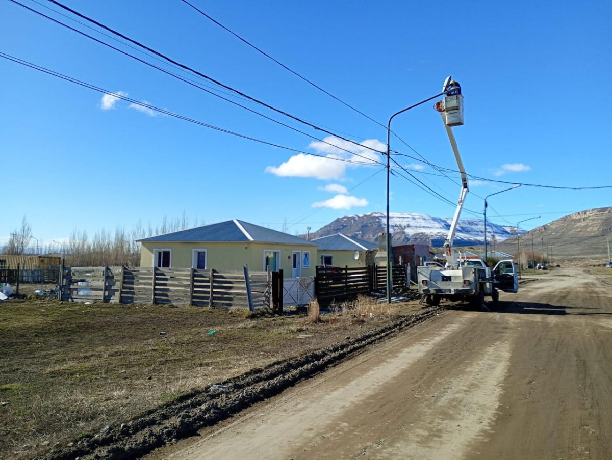 El Calafate se moderniza: el Gobierno de Claudio Vidal instaló más de 300 luminarias LED para potenciar la seguridad urbana