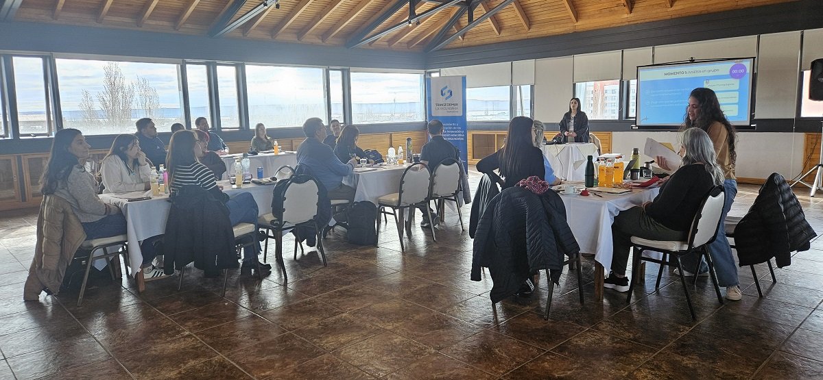 Docentes de Santa Cruz profundizan su formación en Aprendizaje Basado en Proyectos