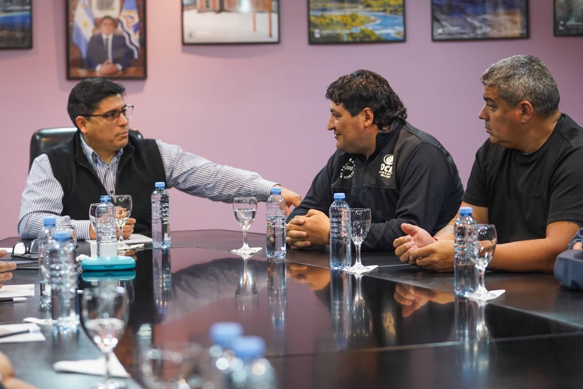 Santa Cruz impulsa la capacitación de 300 trabajadores para responder a las nuevas demandas de la industria