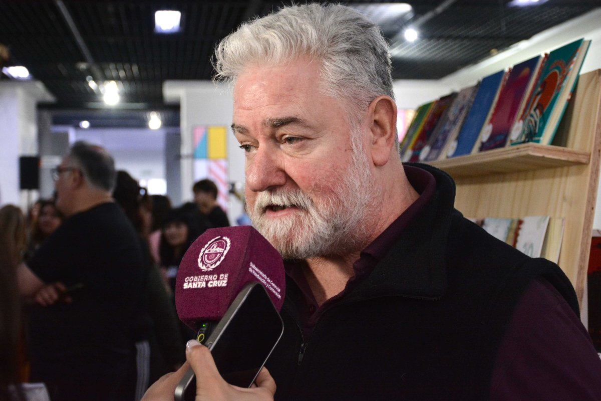 Luis Pellanda presentó sus novelas policiales en la Feria del Libro