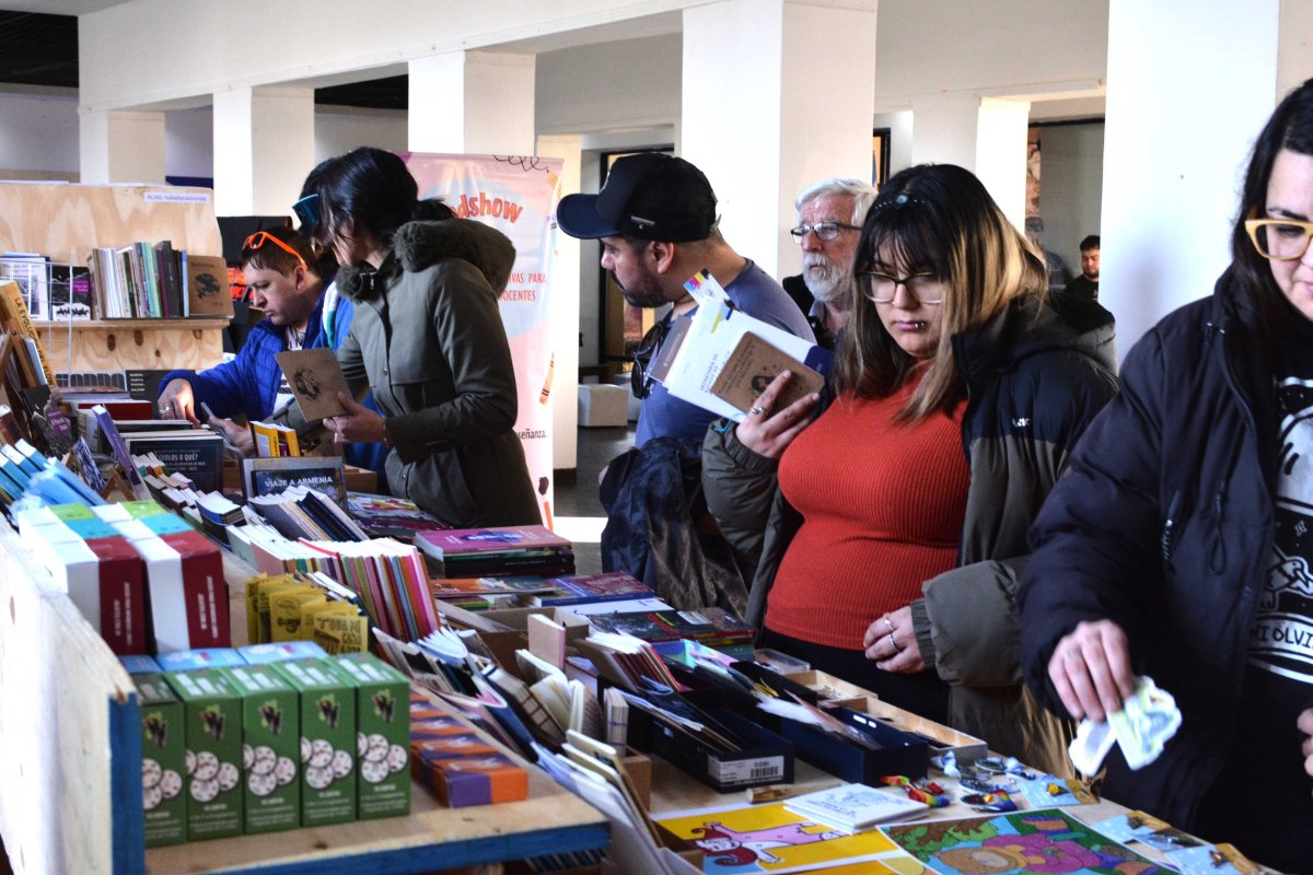 Luis Pellanda presentó sus novelas policiales en la Feria del Libro