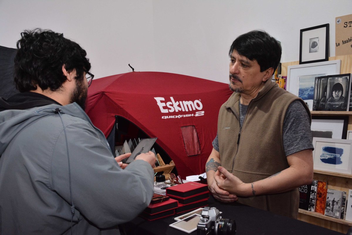 Pablo Biagini presenta retratos en colodión húmedo en la Feria del Libro
