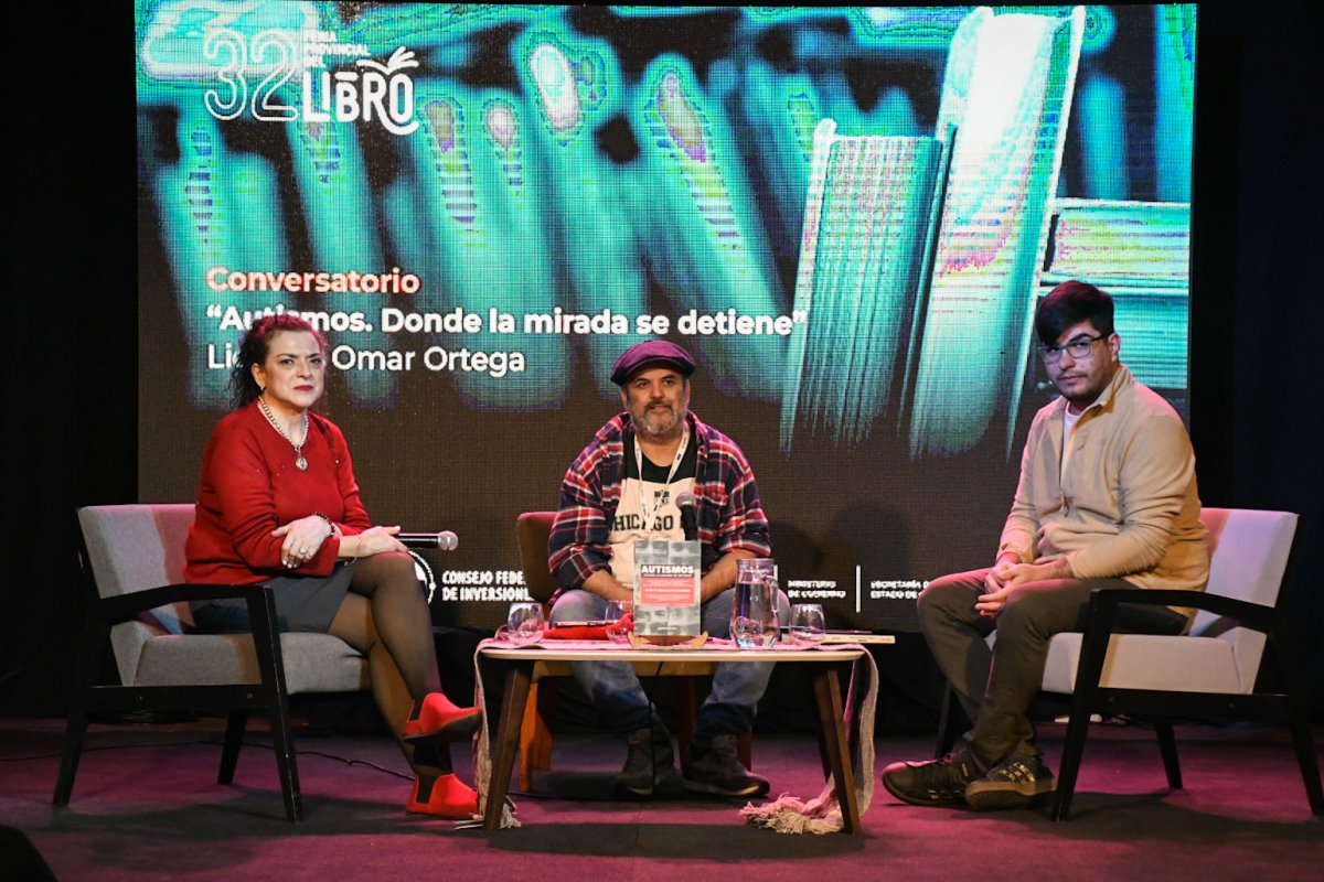 Facundo Pastor inauguró la agenda nacional de la Feria Provincial del Libro con un auditorio colmado