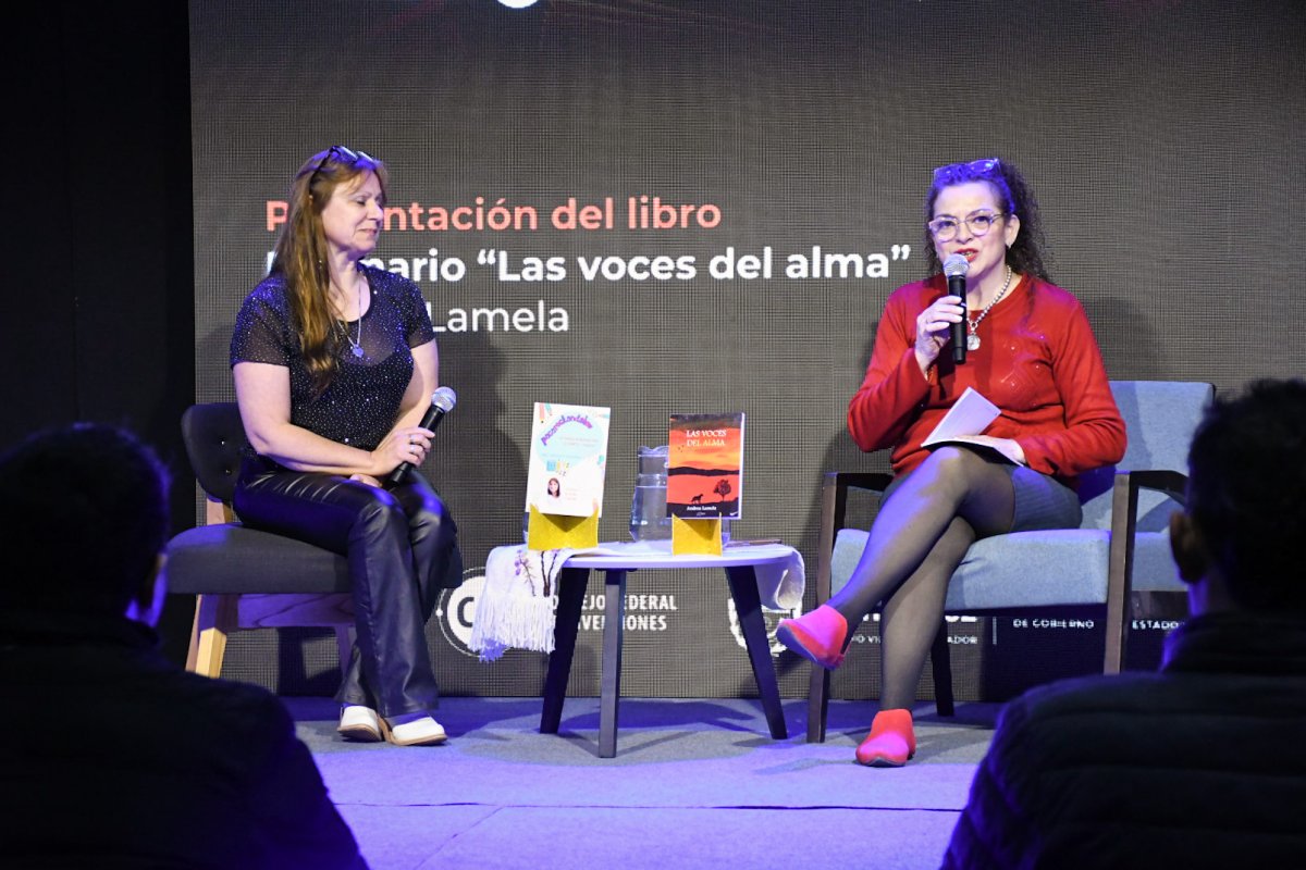 Escritoras santacruceñas brillaron en la Feria del Libro con presentaciones que unieron literatura, poesía y juego