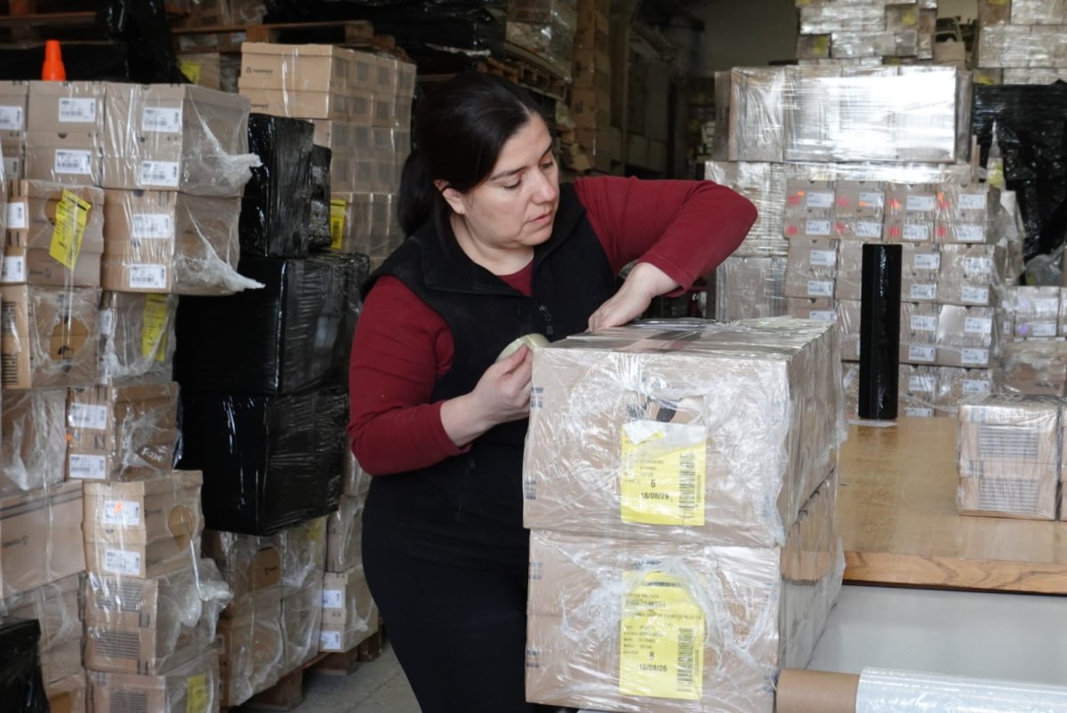 Santa Cruz inicia en Las Heras la entrega de miles de zapatillas para estudiantes de escuelas públicas