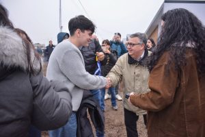 “Las obras se comienzan y las obras se terminan”: Vidal continúa entregando viviendas a familias que esperaron más de 20 años