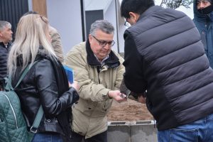 “Las obras se comienzan y las obras se terminan”: Vidal continúa entregando viviendas a familias que esperaron más de 20 años