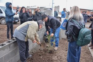 “Las obras se comienzan y las obras se terminan”: Vidal continúa entregando viviendas a familias que esperaron más de 20 años