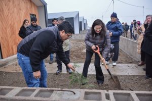 “Las obras se comienzan y las obras se terminan”: Vidal continúa entregando viviendas a familias que esperaron más de 20 años