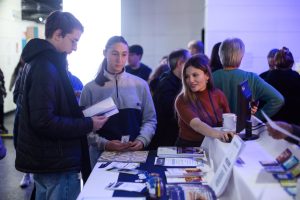 La 32° Feria Provincial del Libro reúne a familias y lectores con una variada oferta cultural