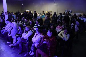 Franco “Cala” Gallardo emocionó con su música patagónica en el Pabellón Historia