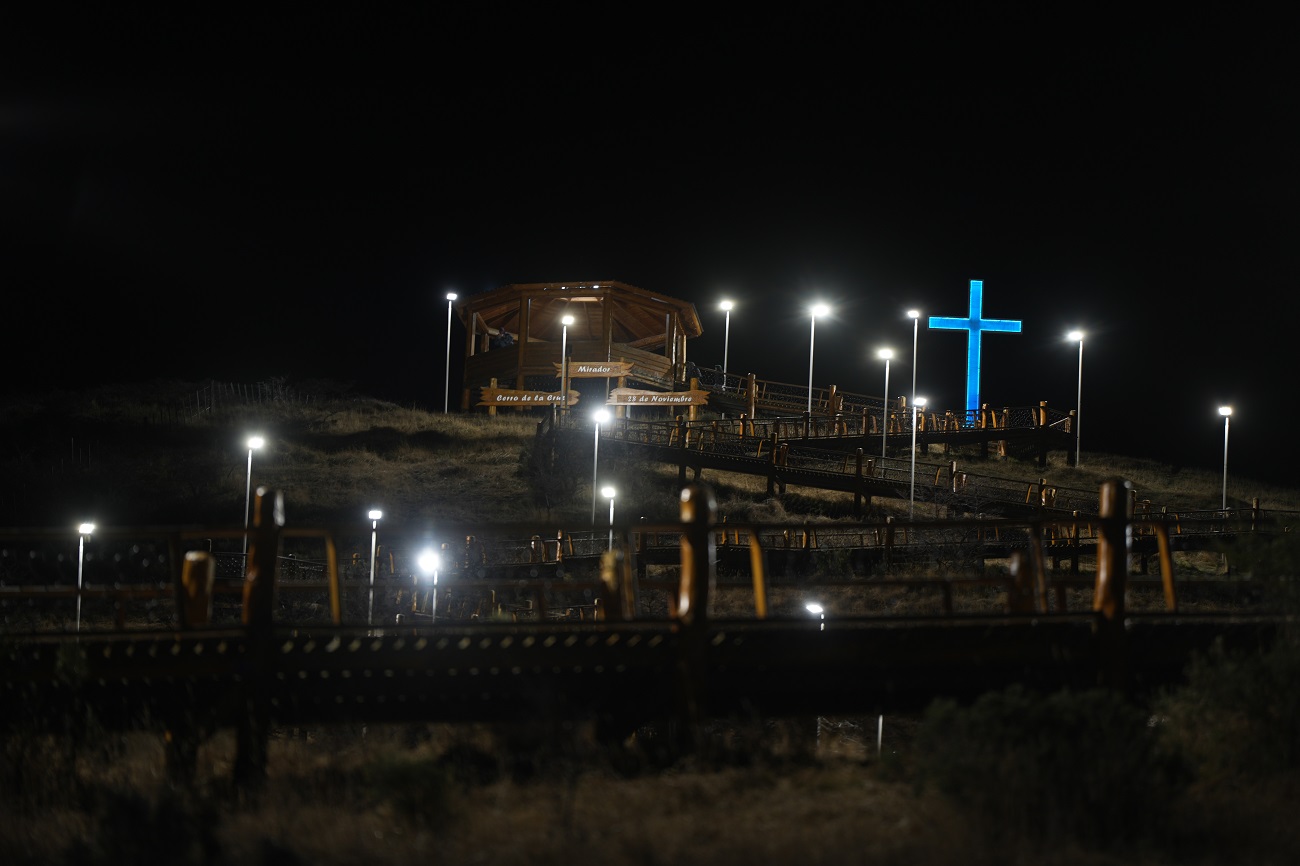 El Gobierno Provincial inauguró 250 luminarias en la Ruta 40 y el Cerro de la Cruz