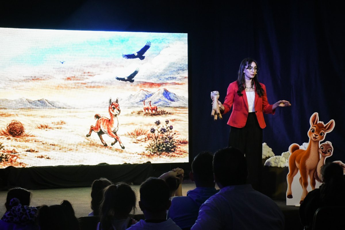 Un lunes de historias, música y memoria en la tercera jornada de la Feria Provincial del Libro