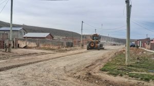 Gobernador Gregores: trabajan de manera conjunta para mejorar las calles de la localidad