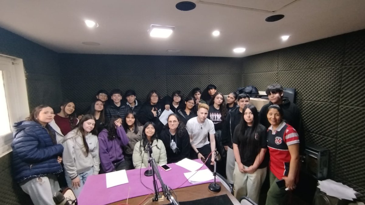Estudiantes recrearon la Revolución Francesa en FM Educativa