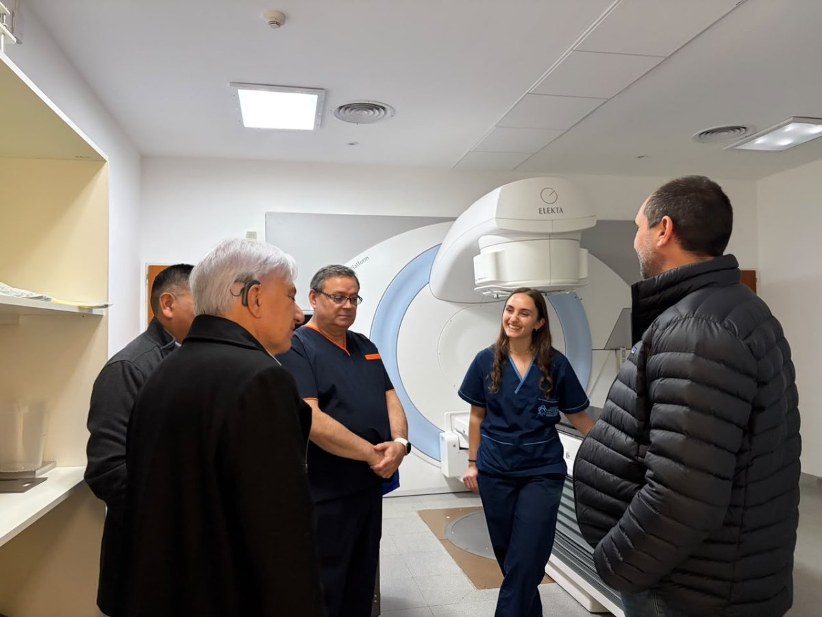 Gustavo Zapatero visitó el CEMNPA y destacó el nivel de atención oncológica