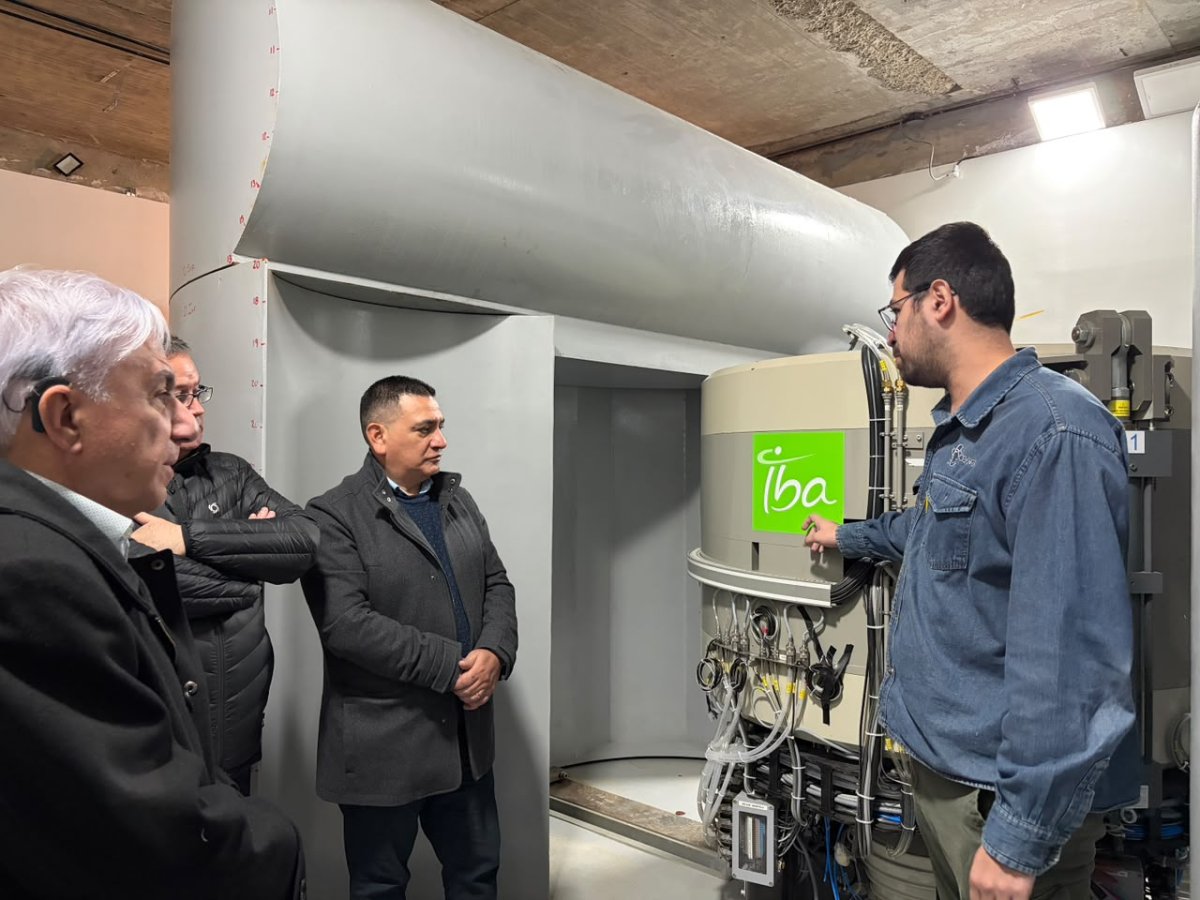 Gustavo Zapatero visitó el CEMNPA y destacó el nivel de atención oncológica