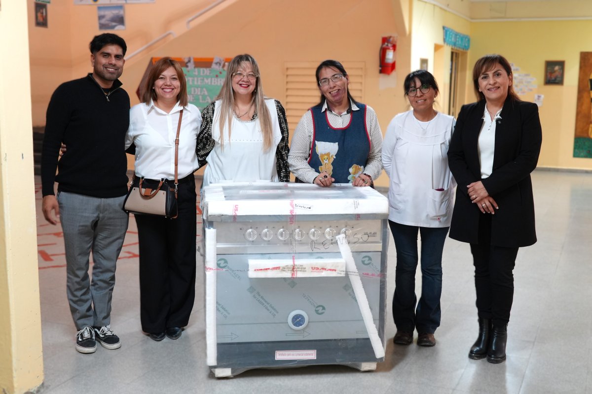 Rasgido encabezó una nueva entrega de equipamiento y recursos en Las Heras