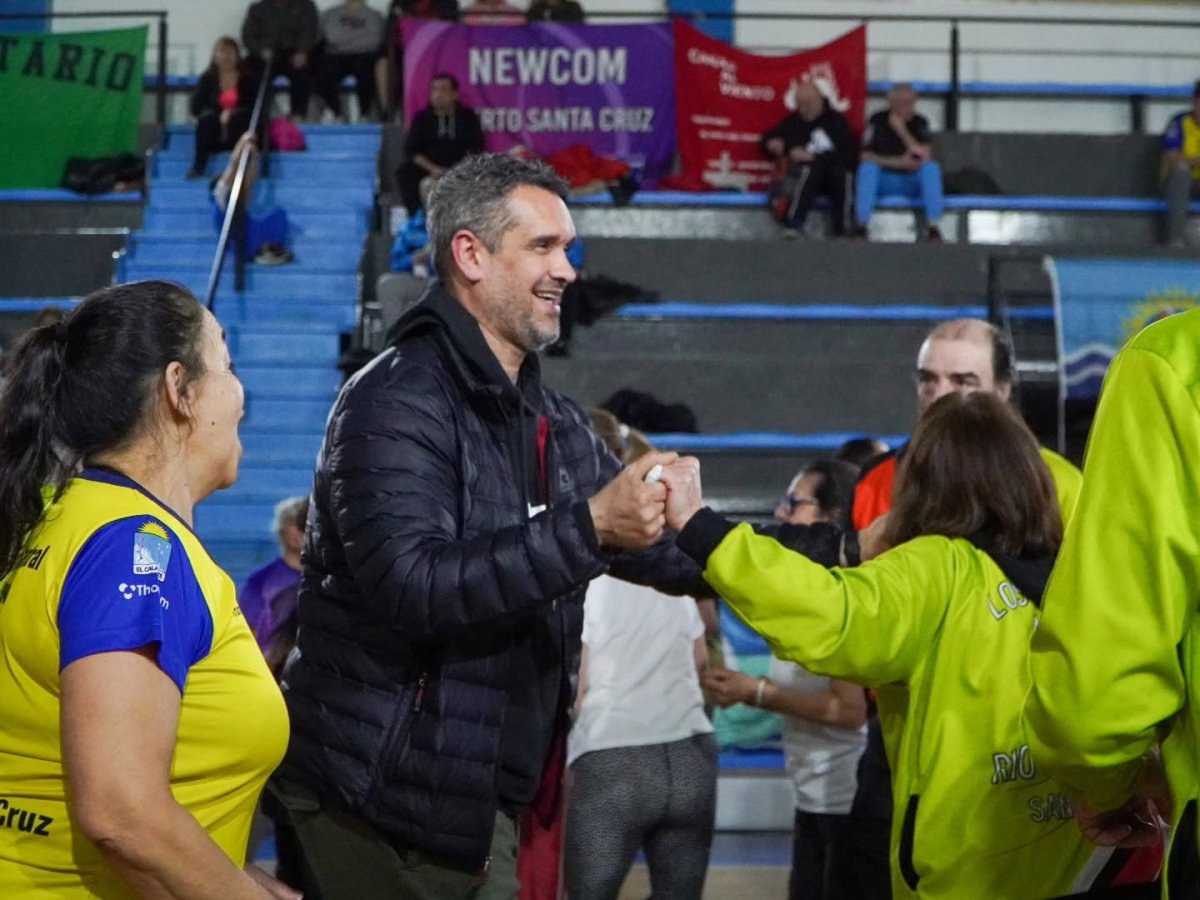 Una noche de fiesta y emoción para inaugurar el Provincial de Newcom para Adultos Mayores