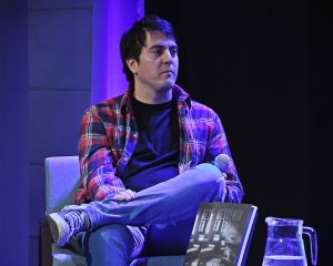 Iván Saldivia presentó "Descenso en Espiral en el Pabellón Historia"