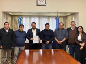Santa Cruz mejora el Plan de Alivio Financiero: baja la tasa al 35%, amplía el plazo y suma más beneficiarios