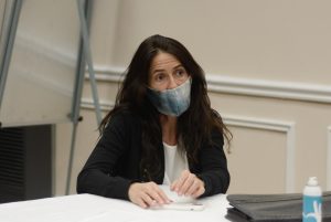 Alicia firmó la escritura de las tierras del Parque Provincial Cuevas de las Manos