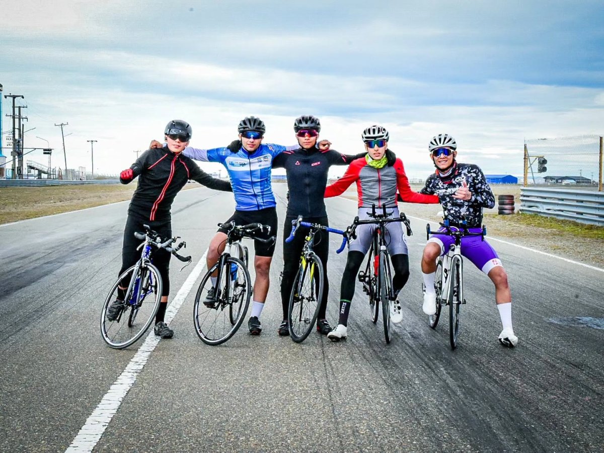 Pedalear contra el frío y a favor de un sueño: Santa Cruz avanza rumbo a Los Ríos 2026