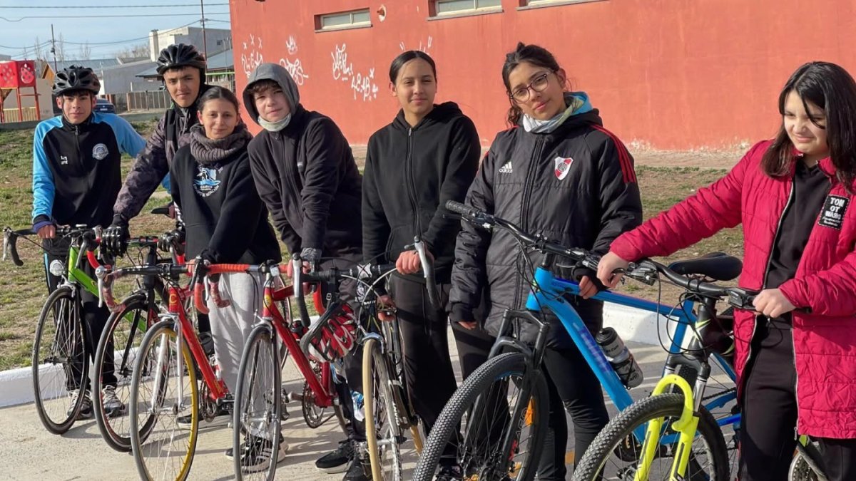 Entre el agua, la bicicleta y el esfuerzo: el triatlón ya tiene a sus representantes nacionales