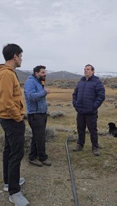Garay y Ticó recorrieron un proyecto productivo de la Cooperativa Semilla Consciente en El Chaltén
