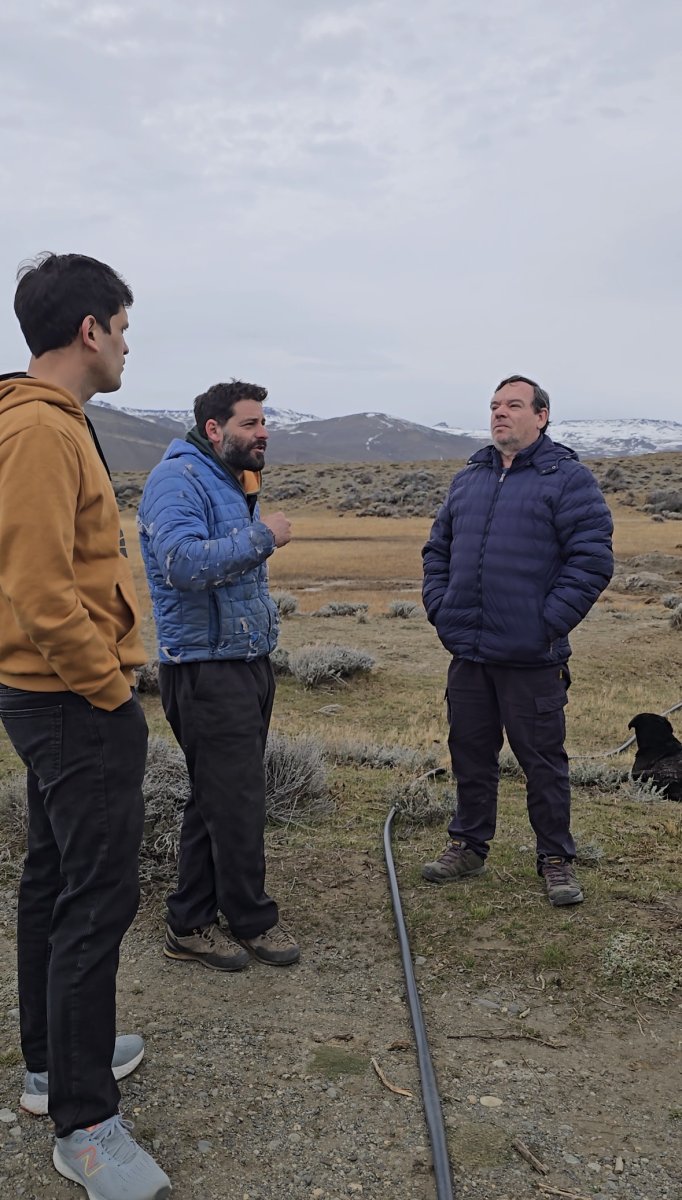 Garay y Ticó recorrieron un proyecto productivo de la Cooperativa Semilla Consciente en El Chaltén
