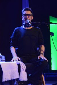Diego Frenkel cerró la feria con un recorrido musical y personal