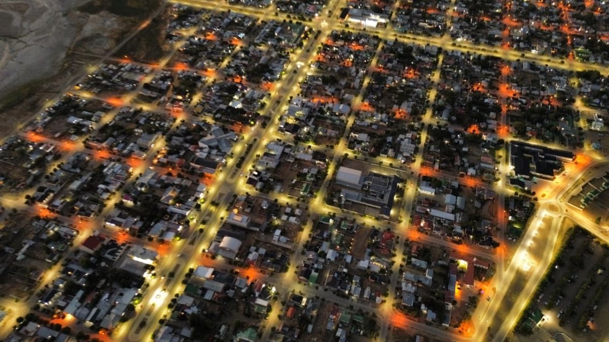Servicios Públicos avanza con más de 150 nuevas luminarias LED en Puerto San Julián