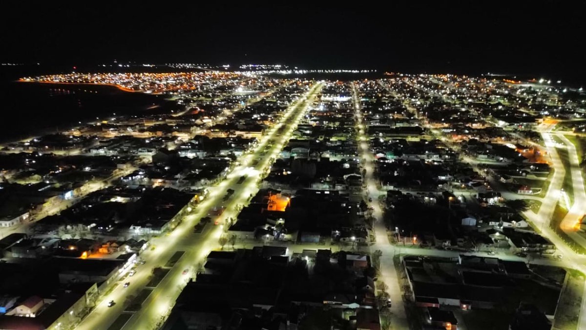 Servicios Públicos avanza con más de 150 nuevas luminarias LED en Puerto San Julián